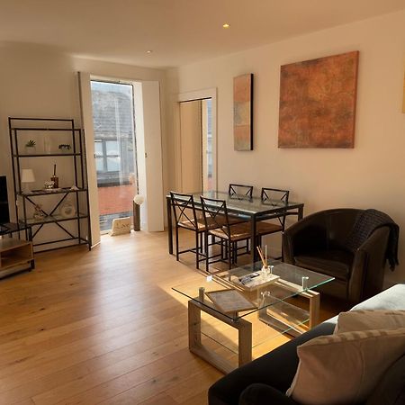 Cathedral View Apartment: Modern Central Stay with Parking Lincoln Exterior photo