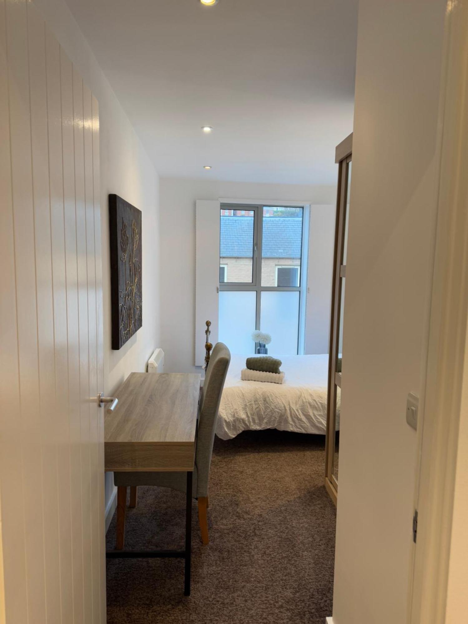 Cathedral View Apartment: Modern Central Stay with Parking Lincoln Exterior photo