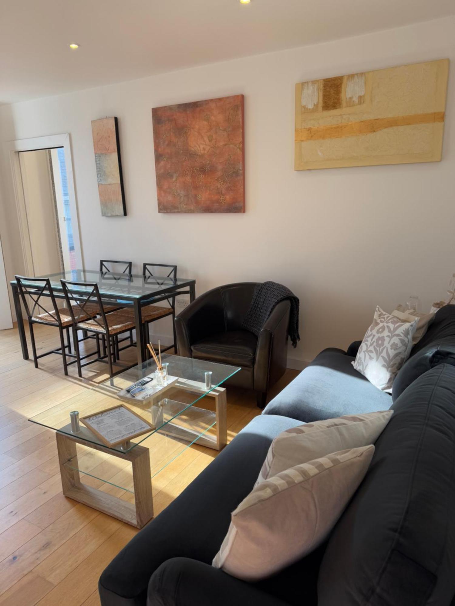 Cathedral View Apartment: Modern Central Stay with Parking Lincoln Exterior photo